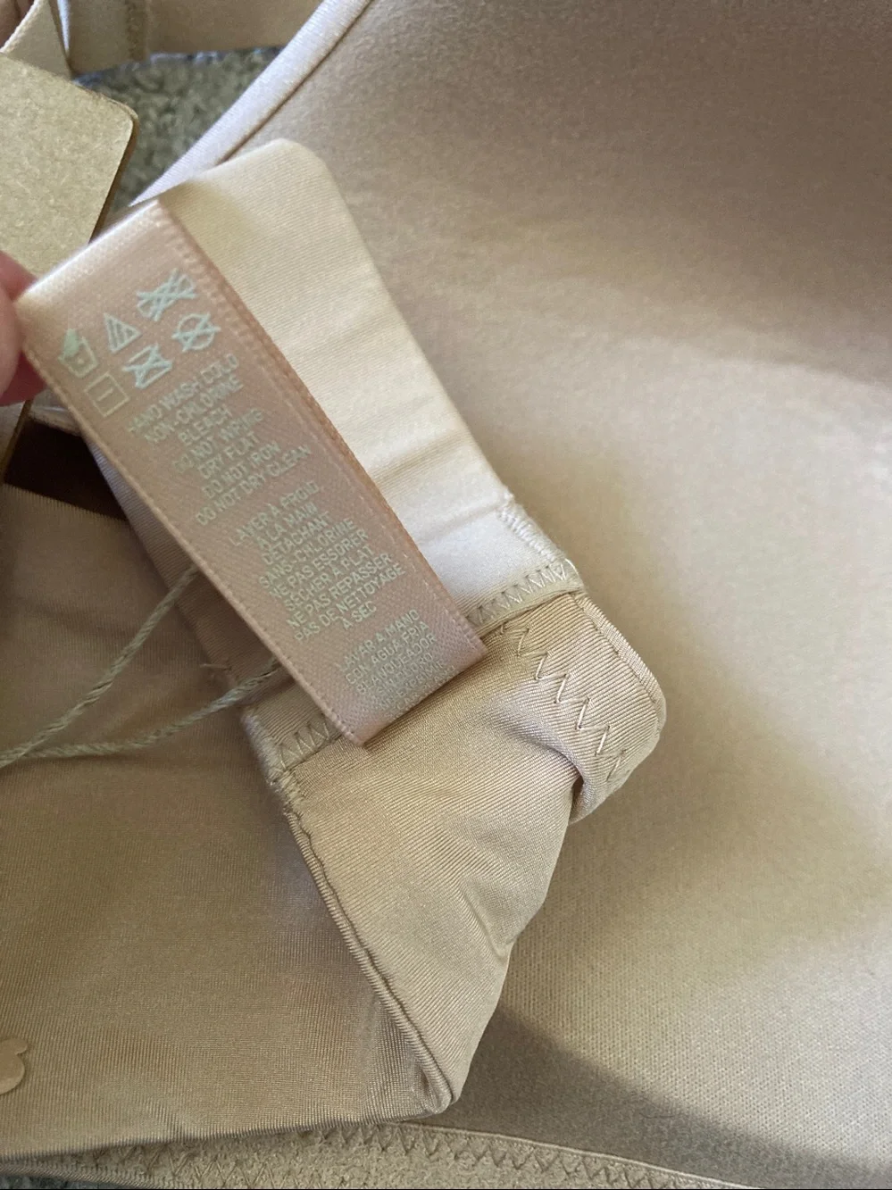 NWT Skims mica wireless bra, 36DD. - Picture 7 of 8